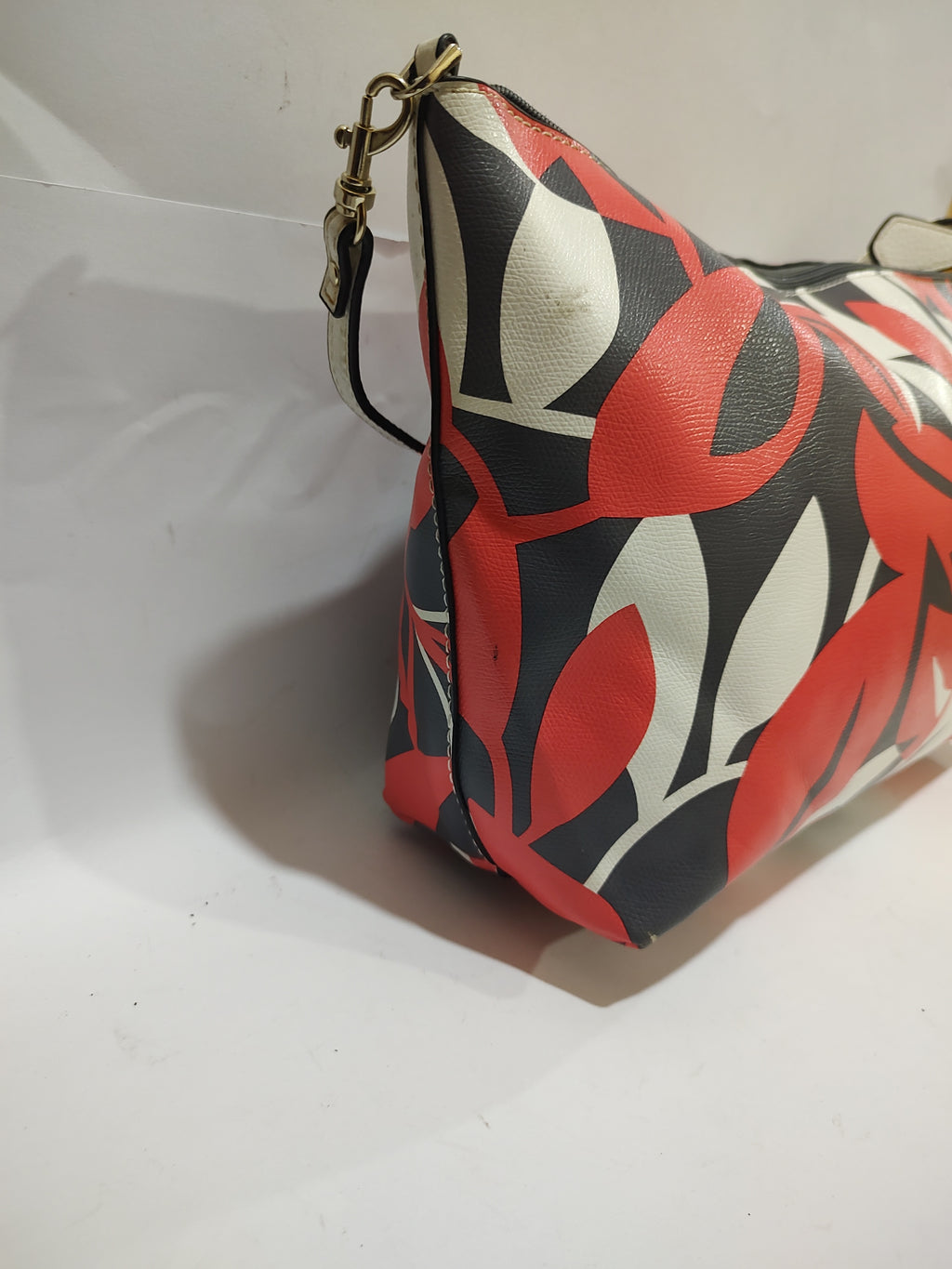 Vibrant Tropical Leaf Print Shoulder Bag