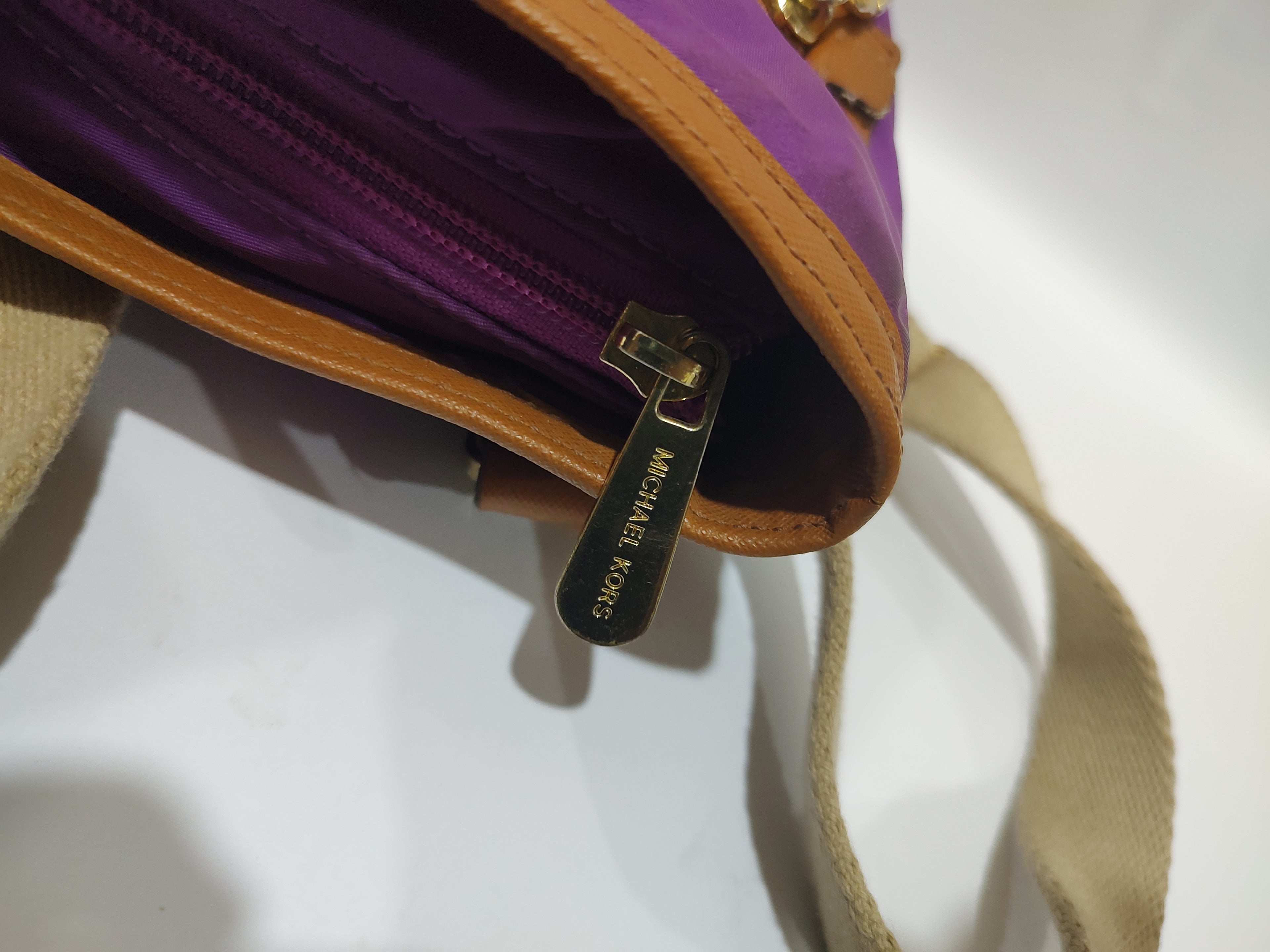 Elegant Purple Crossbody Bag 💜 | Stylish Front Zip Pocket & Adjustable Strap