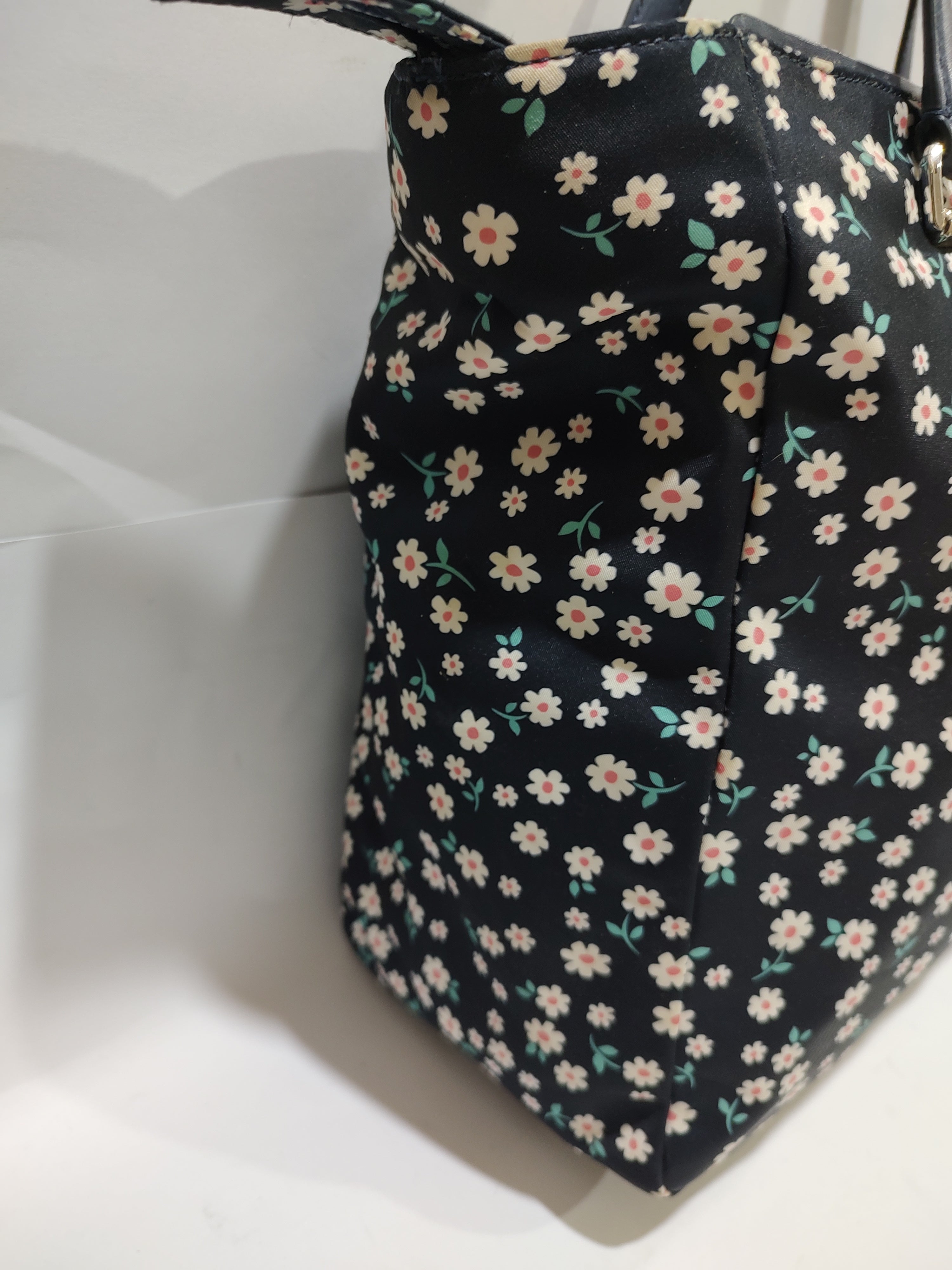 Navy Floral Daisy Print Large Nylon Tote Bag 🌼