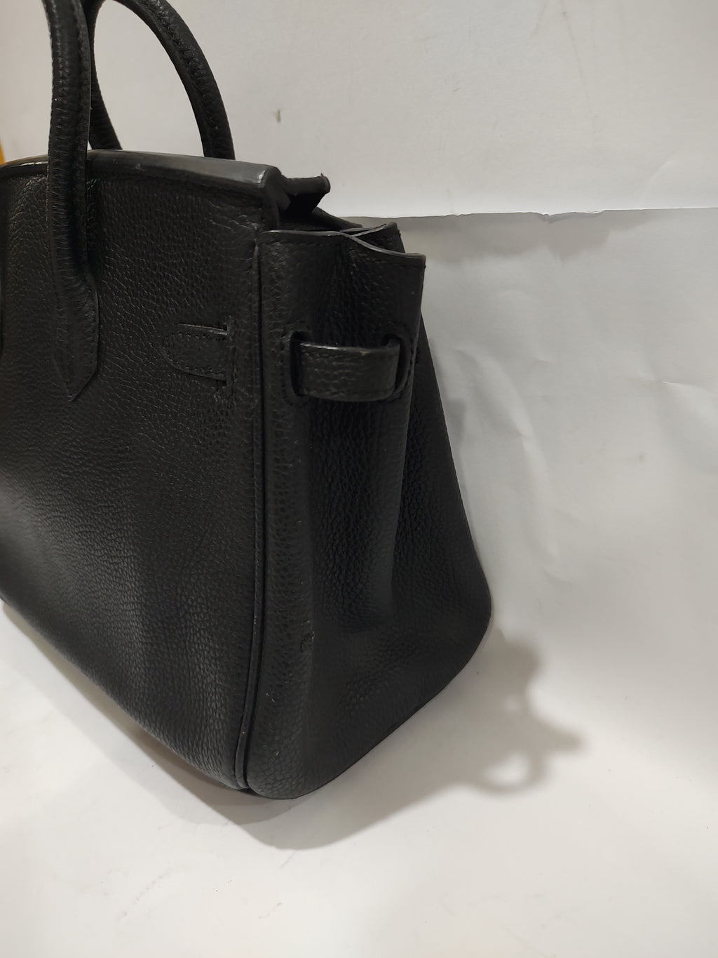 Timeless Pebbled Leather Top-Handle Handbag 🖤✨