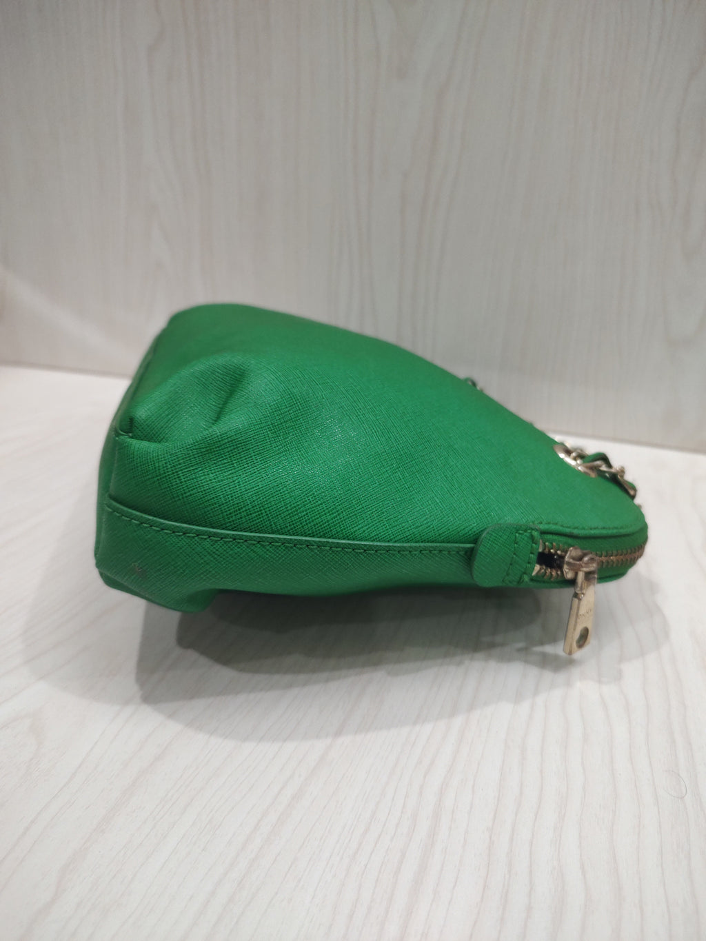Vibrant Emerald Saffiano Chain Shoulder Bag 💚
