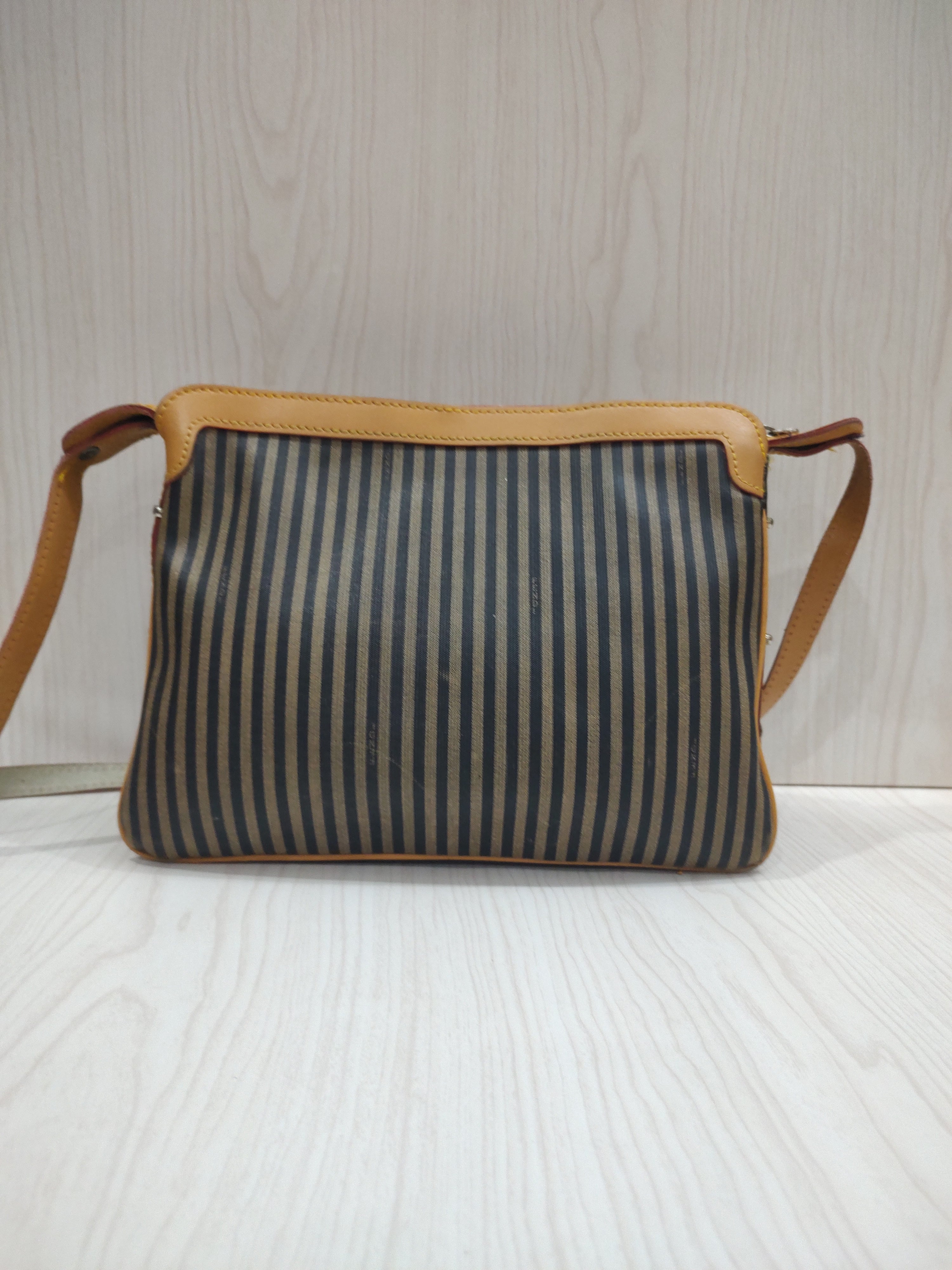 Classic Vintage Striped Crossbody Bag 👜