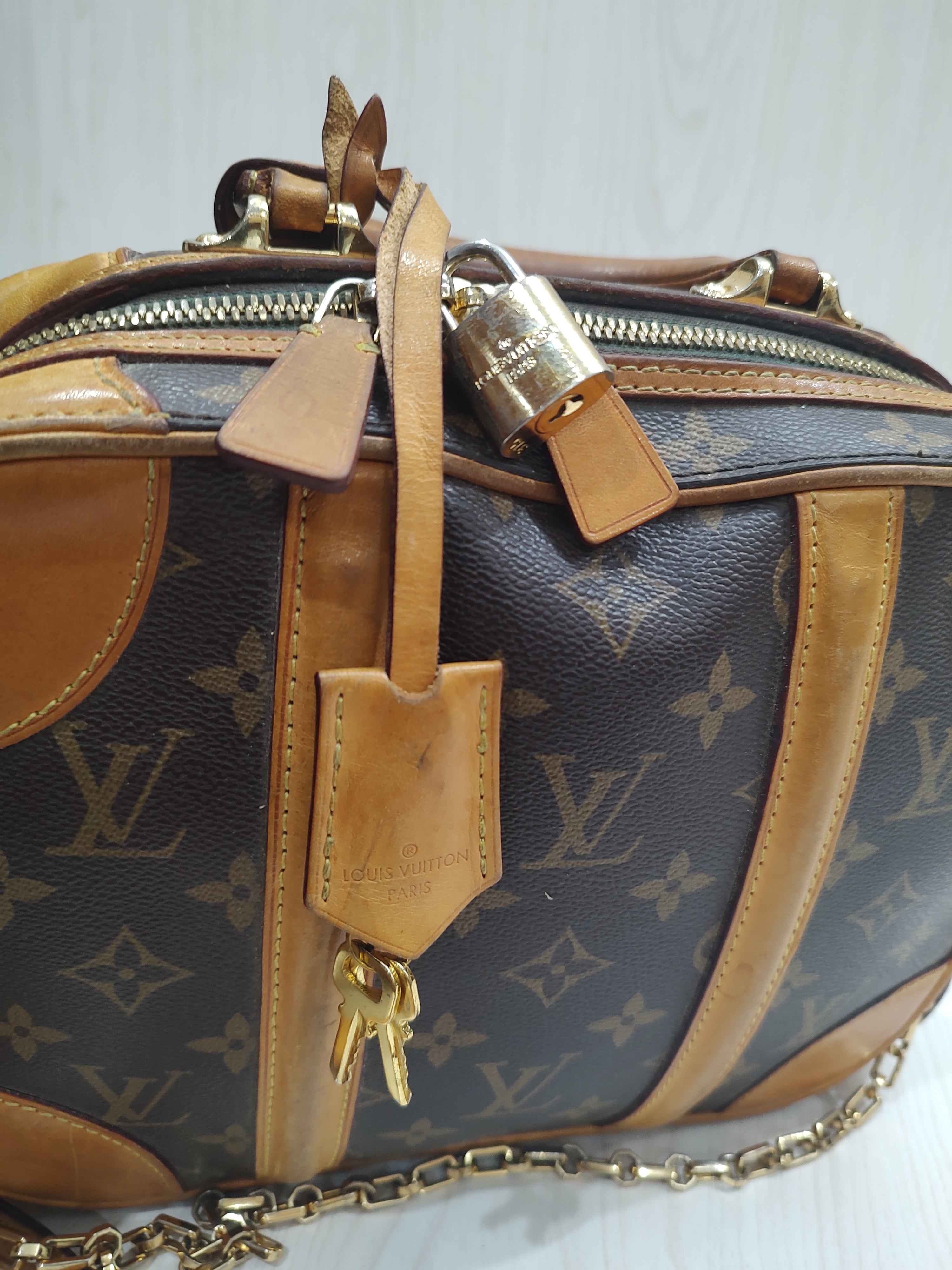 🤎 Vintage Trunk-Style Monogram Handbag 🤎