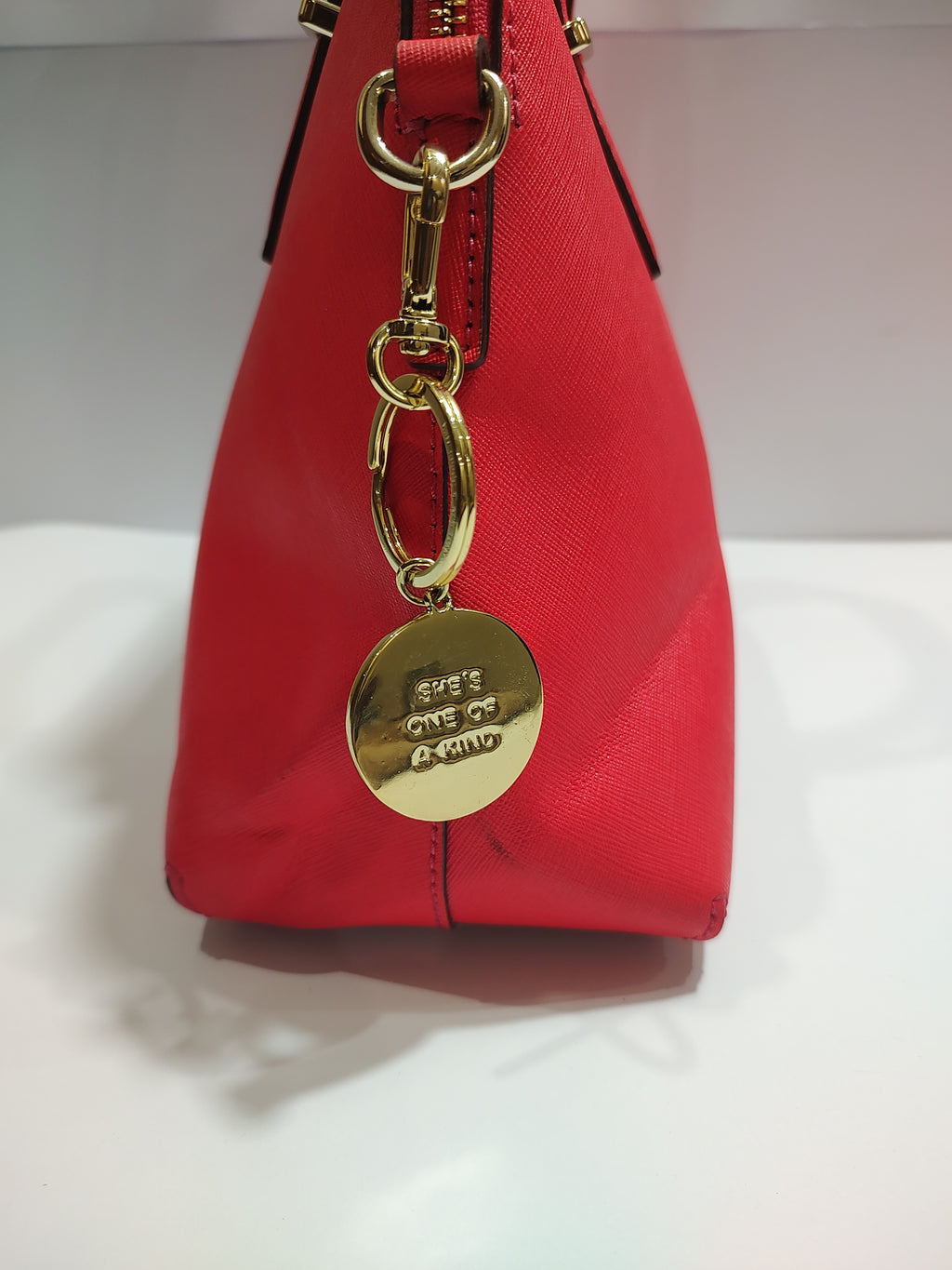Vintage-Style Structured Handbag with Premium Leather-Tone Trim 💎