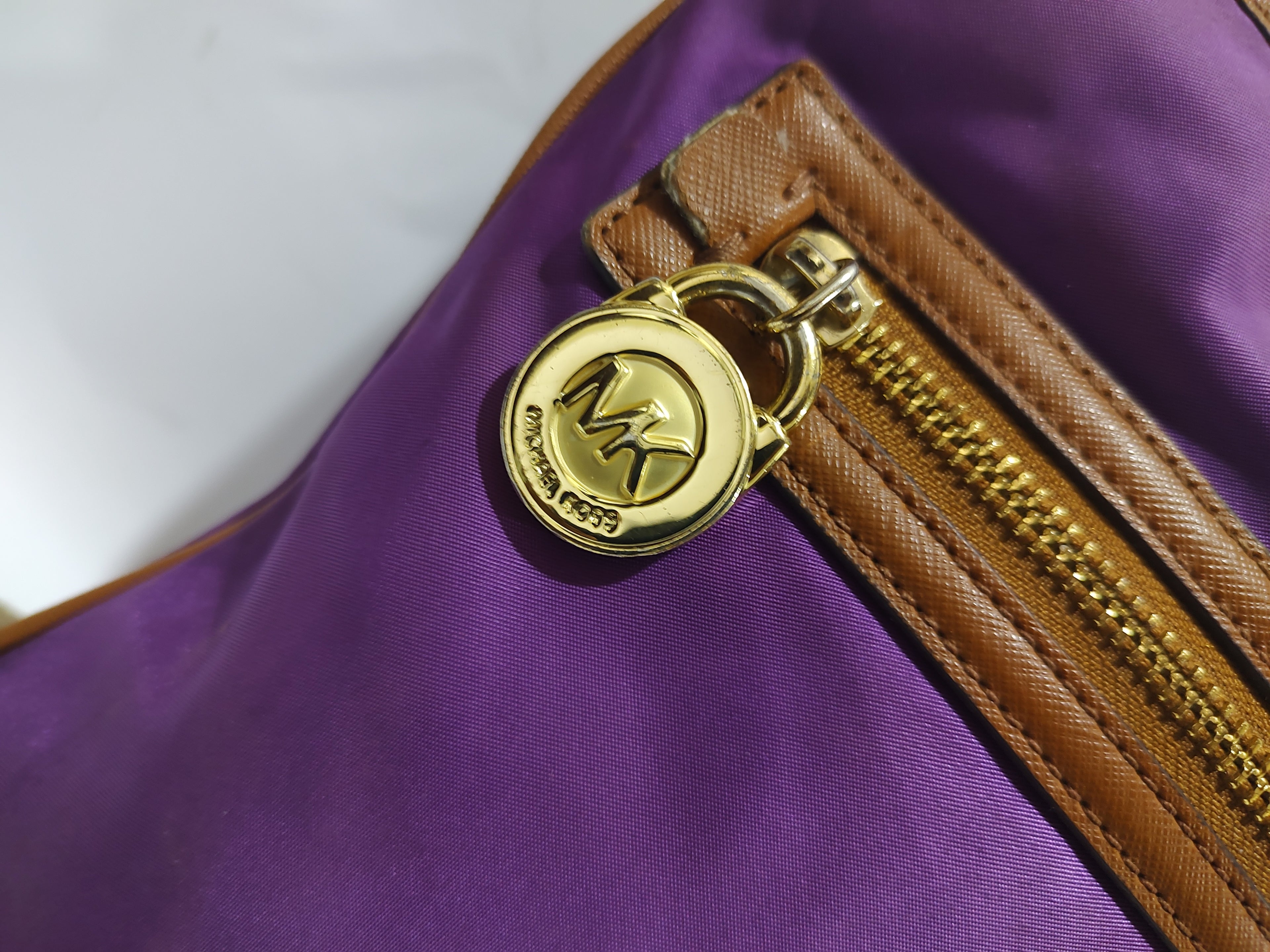 Elegant Purple Crossbody Bag 💜 | Stylish Front Zip Pocket & Adjustable Strap