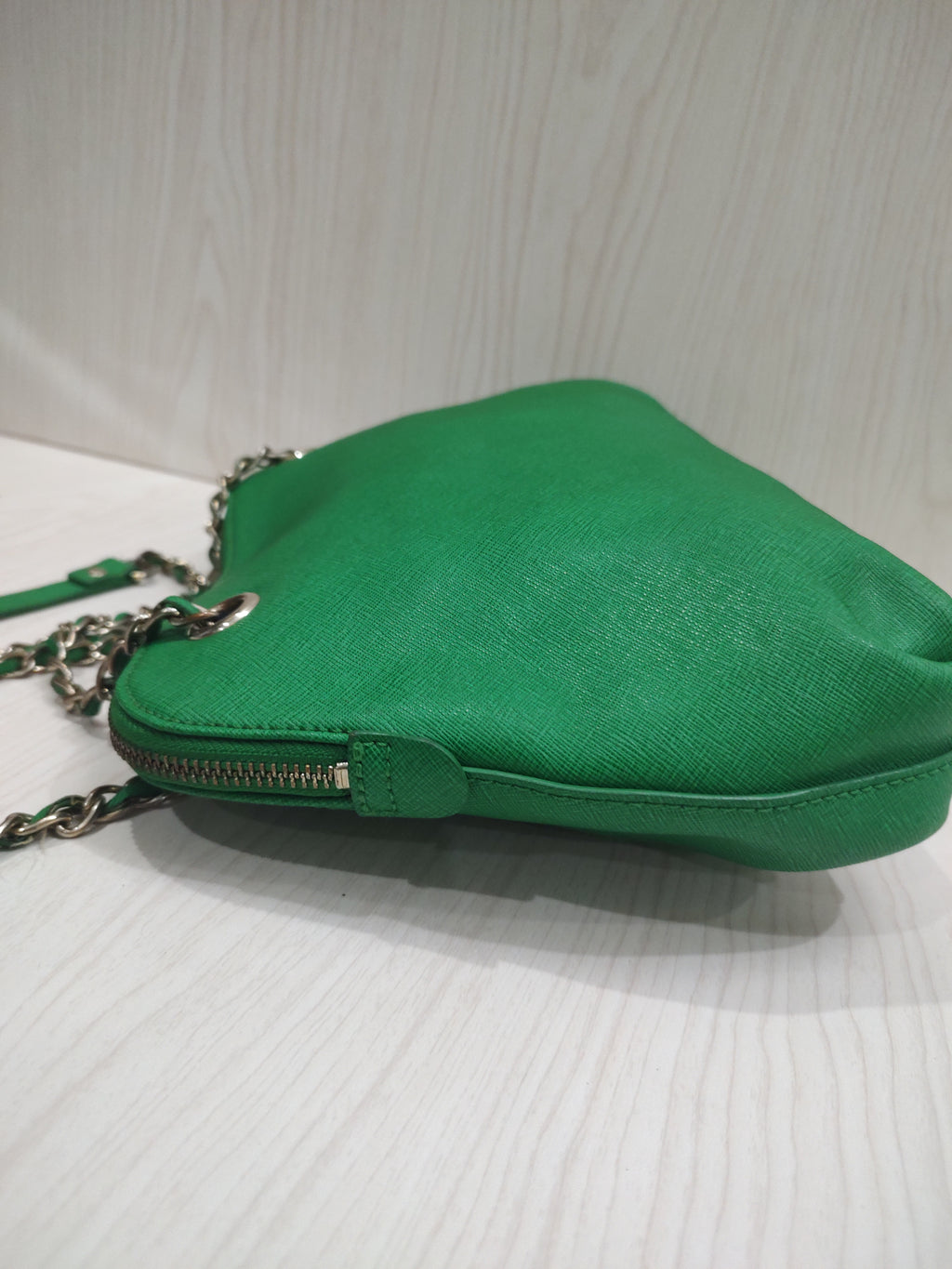Vibrant Emerald Saffiano Chain Shoulder Bag 💚