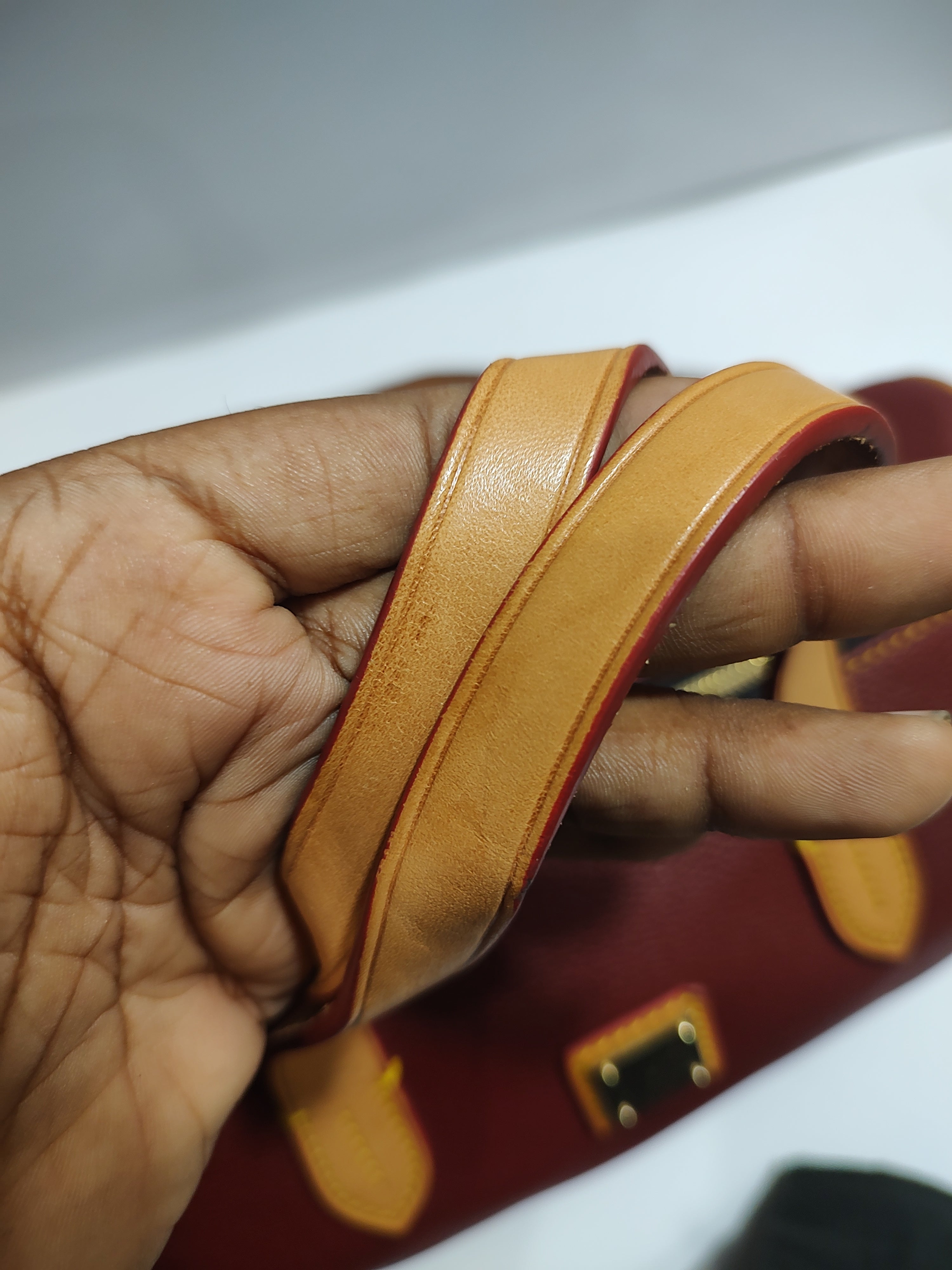 Vintage-Inspired Leather Barrel Bag - Premium Crossbody with Gold Hardware ✨