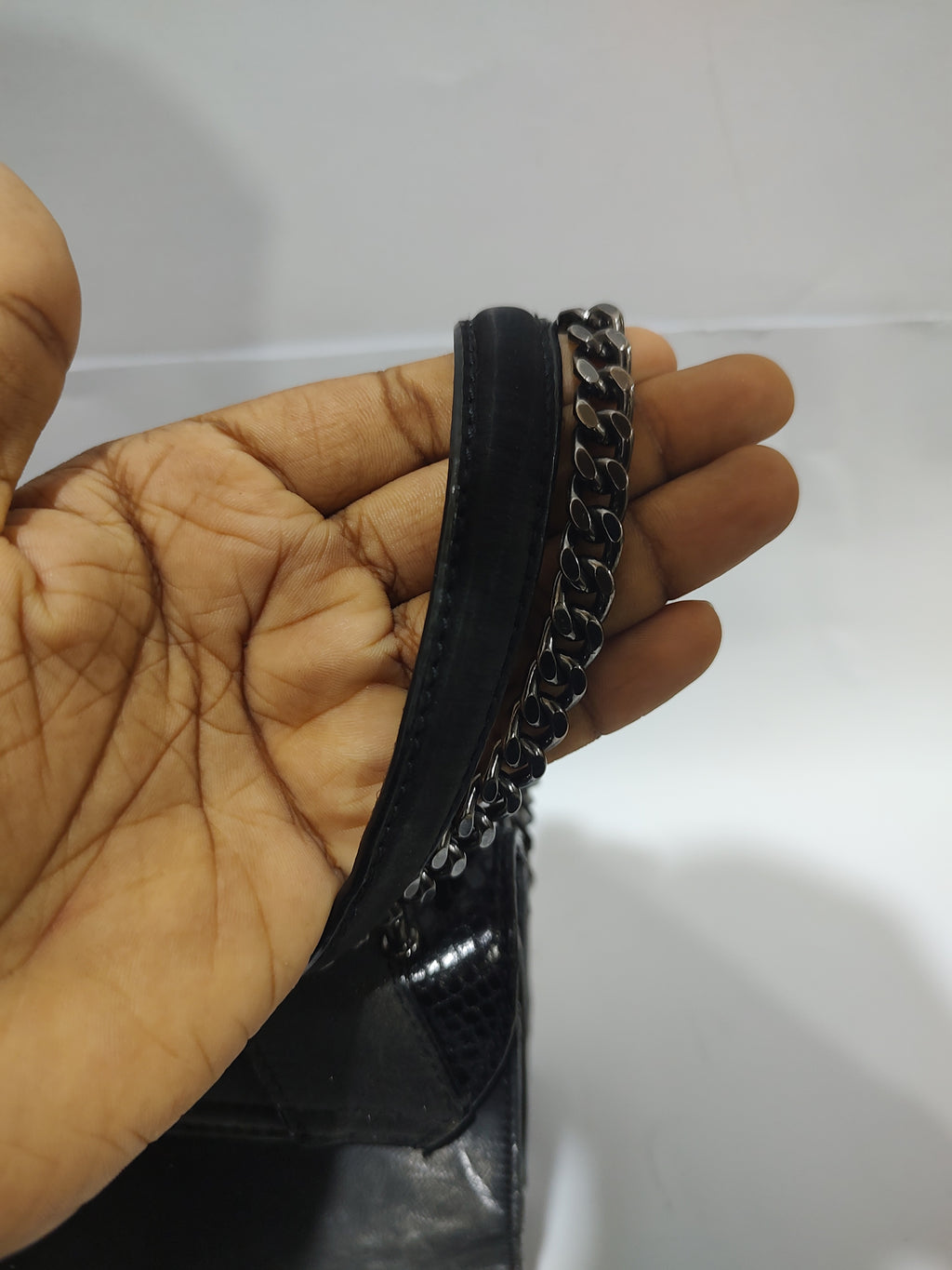 Chic Black Mixed-Texture Crossbody Bag – Gunmetal Chain & Snakeskin Accents