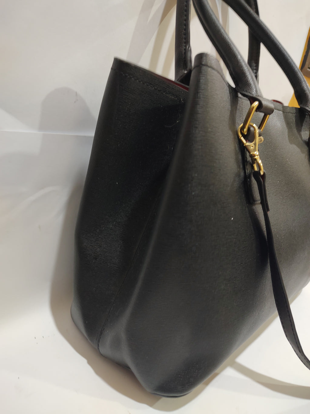 Sophisticated Noir & Scarlet Structured Tote 👜❤️