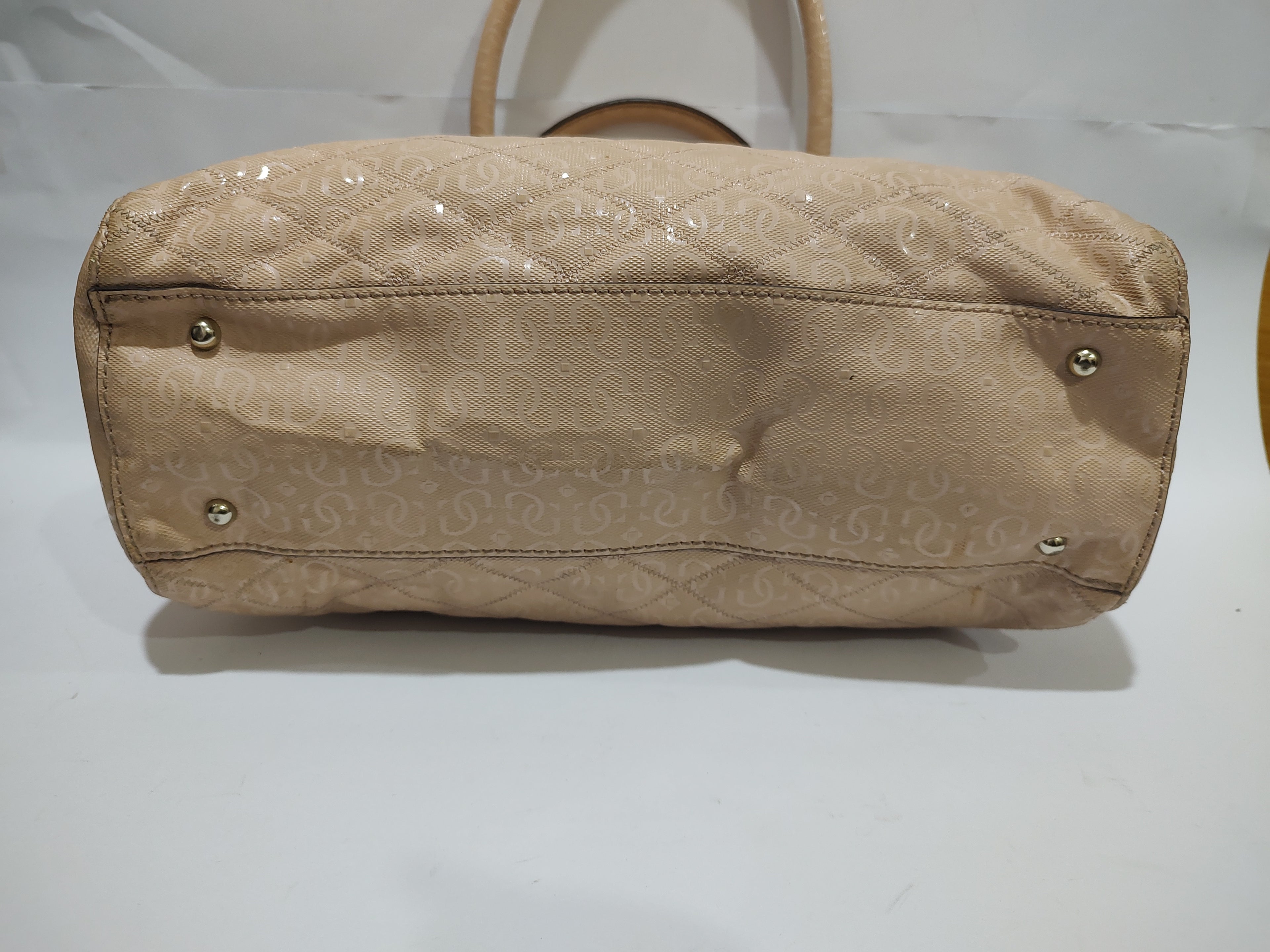 Elegant Skin-Tone Pebbled Handbag - Classic Beige Minimalist Satchel ✨👜
