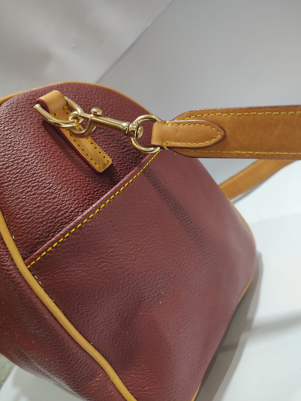 Vintage-Inspired Leather Barrel Bag - Premium Crossbody with Gold Hardware ✨